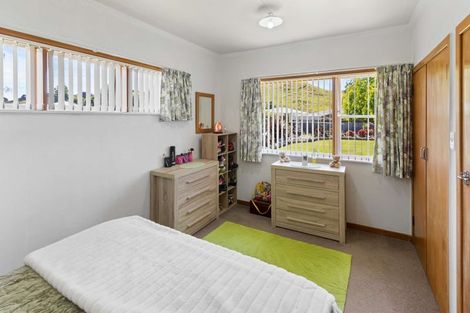 Photo of property in 16 Ongo Road, Hunterville, 4730