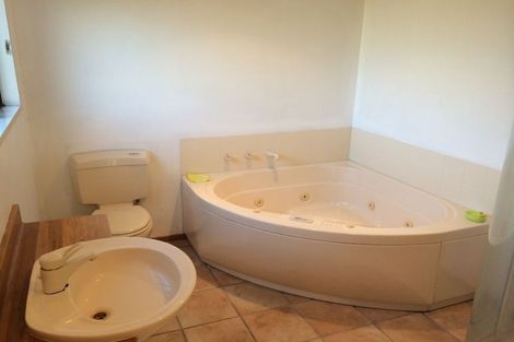 Photo of property in 1/304 Withells Road, Avonhead, Christchurch, 8042