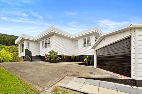 Photo of property in 26 Raroa Terrace, Tawa, Wellington, 5028