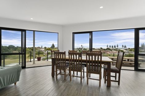 Photo of property in 14 Duncans Way, Otaki Beach, Otaki, 5512