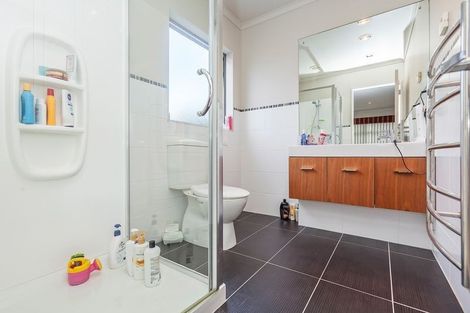 Photo of property in 17 Laurel Oak Drive, Schnapper Rock, Auckland, 0632