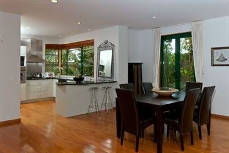 Photo of property in 2/15 Seacliffe Avenue, Belmont, Auckland, 0622