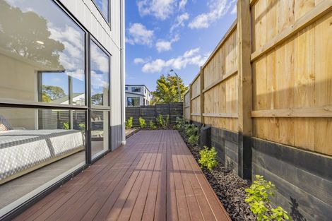 Photo of property in 24a Gladys Avenue, Glenfield, Auckland, 0629