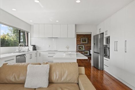 Photo of property in 181 Carlisle Road, Northcross, Auckland, 0632