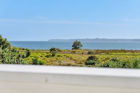 Photo of property in 1338 Papamoa Beach Road, Papamoa Beach, Papamoa, 3118