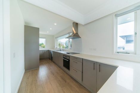 Photo of property in 81a Stanley Point Road, Stanley Point, Auckland, 0624