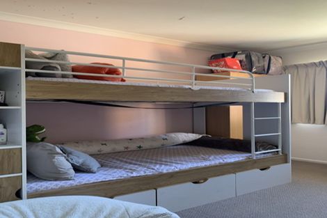 Photo of property in 28 Donegal Park Drive, Flat Bush, Auckland, 2019