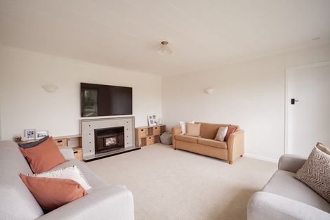 Photo of property in 17 Oxford Street, Waikari, 7420