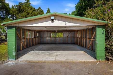 Photo of property in 1 Normandy Place, Henderson, Auckland, 0610