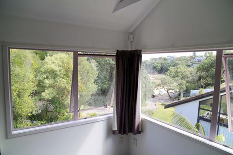 Photo of property in 2/18 The Esplanade, Castor Bay, Auckland, 0620