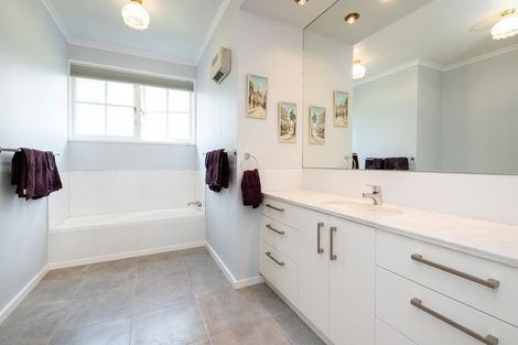 Photo of property in 6 Randall Place, Hospital Hill, Napier, 4110