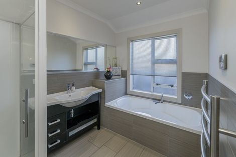 Photo of property in 15 Okarito Avenue, Levin, 5510