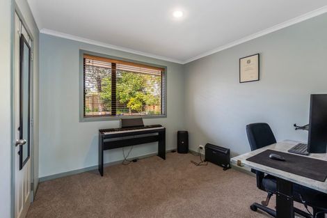 Photo of property in 54 Roy Maloney Drive, Henderson, Auckland, 0612