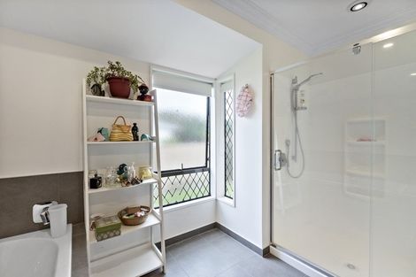 Photo of property in 24 Dalgliesh Avenue, Forest Lake, Hamilton, 3200