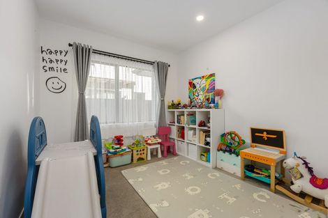 Photo of property in 33 Johns Creek Crescent, Silverdale, 0932