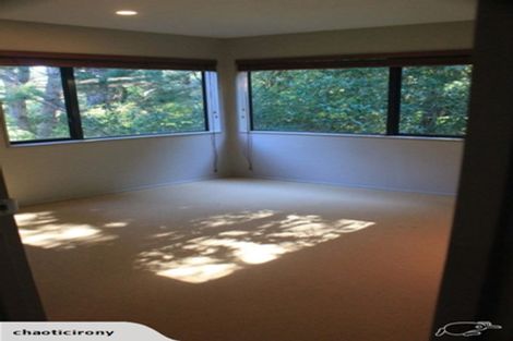 Photo of property in 17 Heathcote Place, Fitzherbert, Palmerston North, 4410