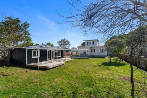 Photo of property in 40 Domain Road, Otaki, 5512