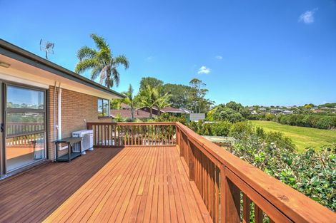 Photo of property in 2/28 Birman Close, Half Moon Bay, Auckland, 2012
