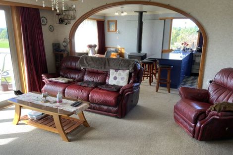 Photo of property in 86 Jacks Bay Road, Hinahina, Owaka, 9586