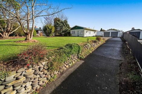 Photo of property in 35 Gladstone Street, Hawera, 4610