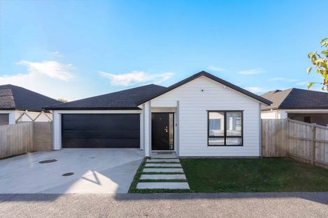 Photo of property in 3 Silver Beech Street, Takanini, 2110