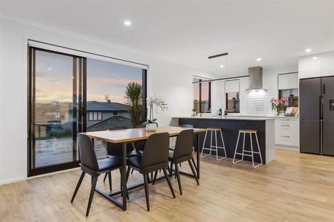 Photo of property in 9 Tawatawa Street, Long Bay, Auckland, 0630