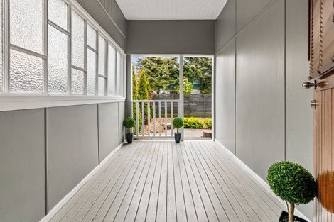 Photo of property in 70 Thackeray Place, Waltham, Christchurch, 8023