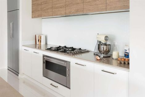 Photo of property in 72 Waimumu Road, Massey, Auckland, 0614