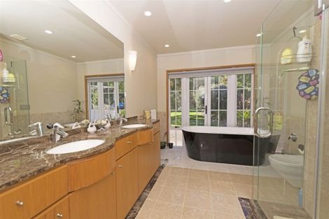 Photo of property in 195 Taiapa Road, Muriwai, Waimauku, 0881