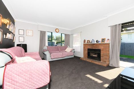 Photo of property in 9 Longburn Road, Henderson, Auckland, 0610