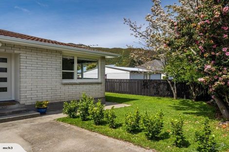 Photo of property in 9a Heather Grove, Fairfield, Lower Hutt, 5011