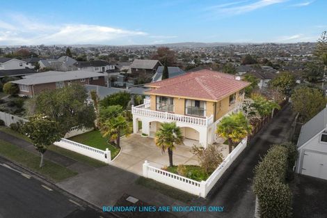 Photo of property in 44 Bradbury Road, Botany Downs, Auckland, 2010