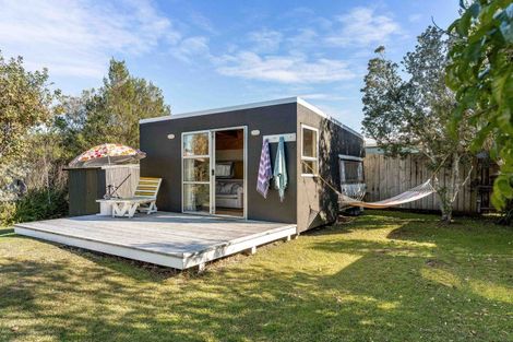 Photo of property in 132 Achilles Avenue, Whangamata, 3620