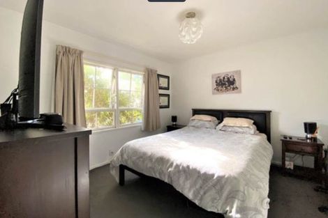 Photo of property in 3/220 East Coast Road, Forrest Hill, Auckland, 0620