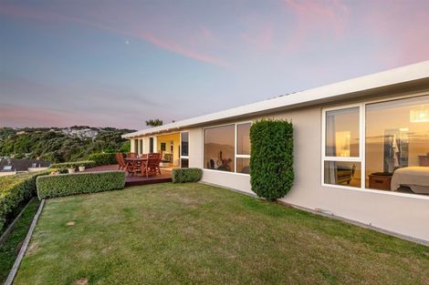 Photo of property in 11 Motuhara Road, Plimmerton, Porirua, 5026