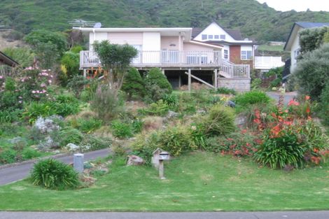 Photo of property in 103 Winara Avenue, Waikanae, 5036