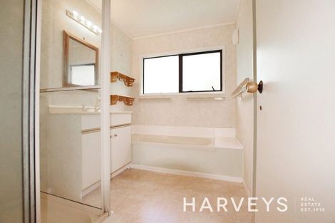 Photo of property in 3 Chardon Place, Henderson, Auckland, 0612