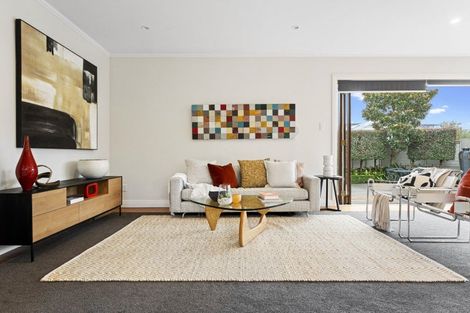 Photo of property in 10 Kingsway, Three Kings, Auckland, 1024