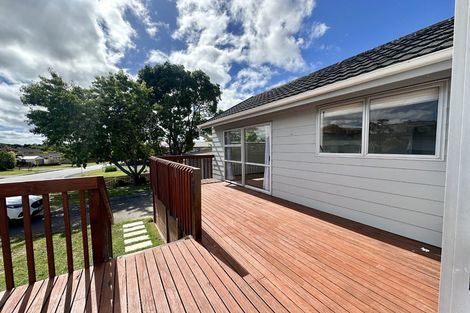 Photo of property in 47 Trias Road, Totara Vale, Auckland, 0629