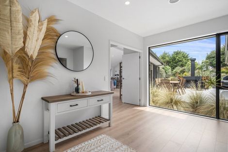 Photo of property in 124 Highland Drive, Acacia Bay, Taupo, 3385