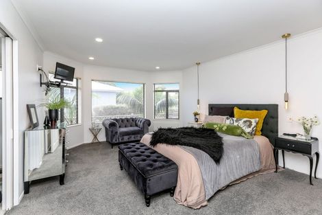 Photo of property in 24 Sackville Street, Fitzroy, New Plymouth, 4312