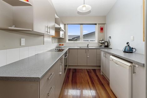 Photo of property in 13 Cutler Street, New Lynn, Auckland, 0600