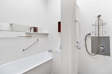 Photo of property in 48 Timaru Road, Waimate, 7924