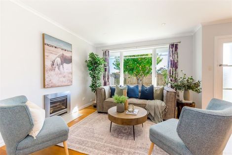 Photo of property in 1 Hadfield Place, Paraparaumu Beach, Paraparaumu, 5032