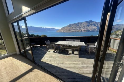 Photo of property in 92 Wynyard Crescent, Fernhill, Queenstown, 9300