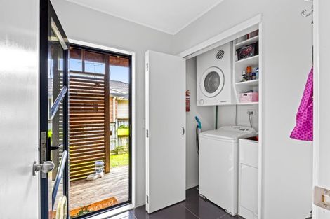 Photo of property in 28 Donald Street, Stanmore Bay, Whangaparaoa, 0932
