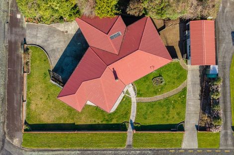 Photo of property in 18 Richardson Street, Woodville, 4920