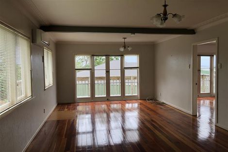 Photo of property in 1/13 Fairlea Road, Te Atatu South, Auckland, 0610