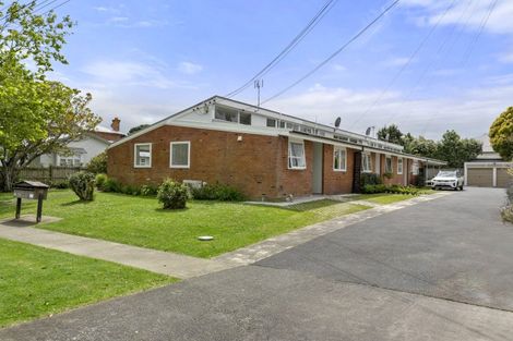 Photo of property in 2/6 North Avenue, Narrow Neck, Auckland, 0624