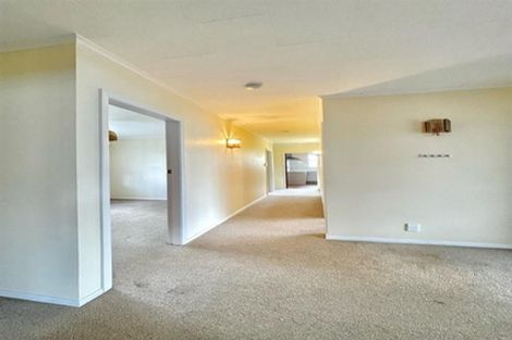 Photo of property in 16 Moeraki Road, Maoribank, Upper Hutt, 5018